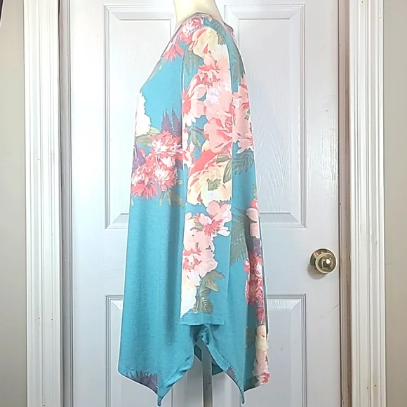 Philosophy Floral Blouse - Picture 6 of 10